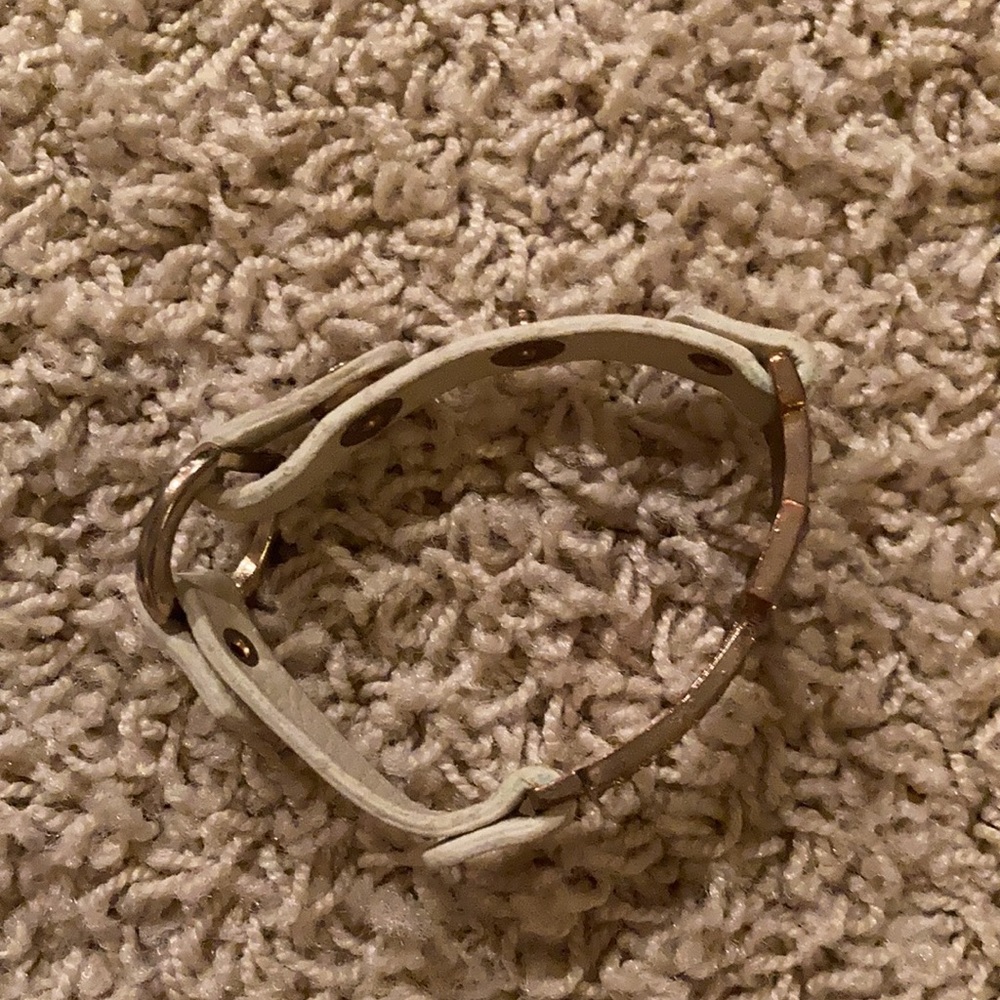 Cross bracelet. - Picture 2 of 3